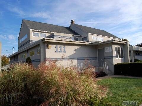 More Photos Of 111 Carleton Ave, Islip Terrace Medical For Lease