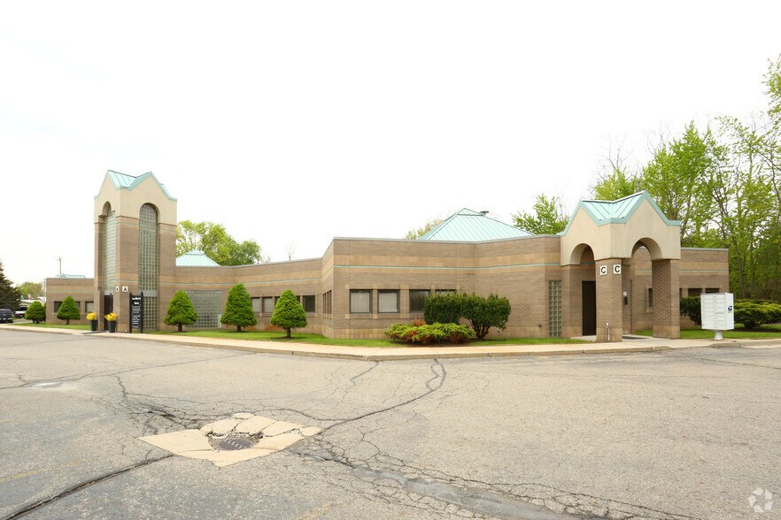 More Photos Of 10524 E Grand River Ave, Brighton Office For Lease