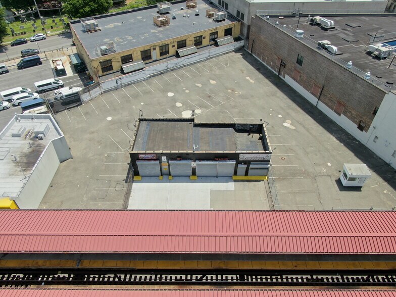 Primary Photo Of 3604 Jerome Ave, Bronx Manufacturing For Lease