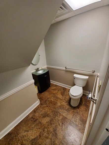 More Photos Of 115 S Union St, Galion Office For Sale