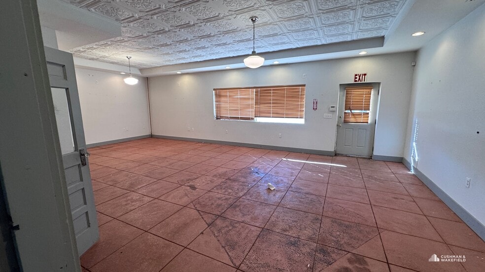 More Photos Of 213-215 4th St, Windsor Storefront For Sale