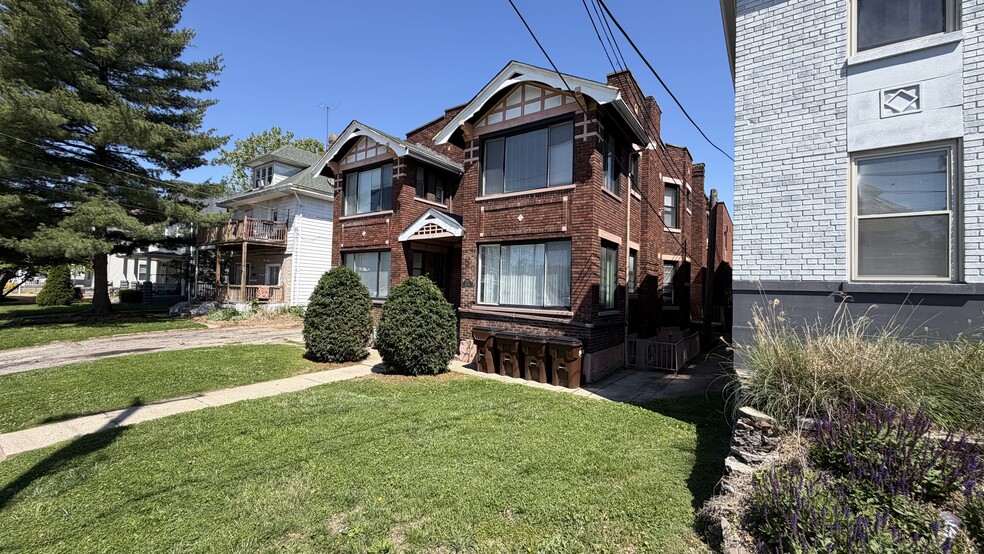 More Photos Of 2072 Elm Ave, Cincinnati Apartments For Sale