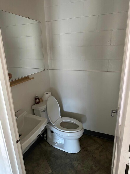 More Photos Of 499 Salmar Ave, Campbell Unknown For Lease