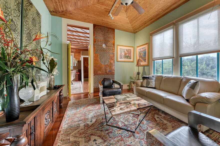 More Photos Of 1102 S Alamo St, San Antonio Storefront Retail Office For Sale