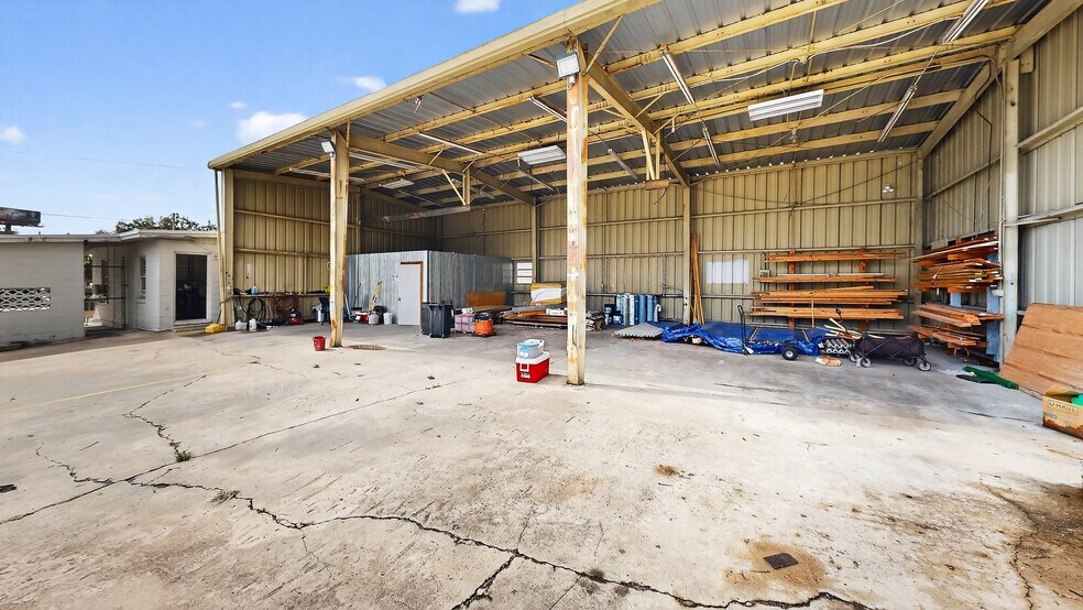 More Photos Of 515-519 18th St, Orlando Warehouse For Lease