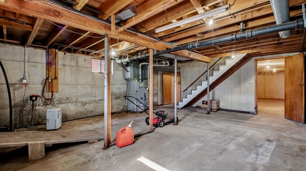 More Photos Of 113 S Main St, Greenwood Office For Sale