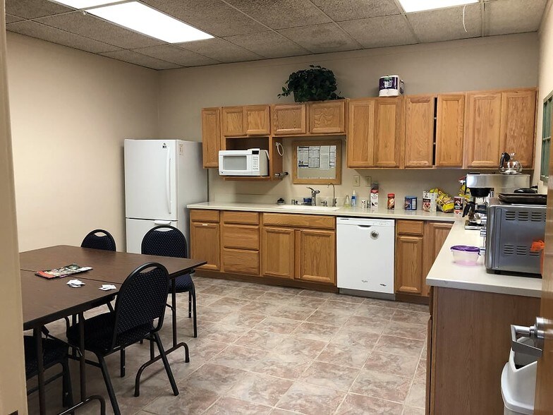 More Photos Of 2555 3rd St, Sacramento Office For Lease