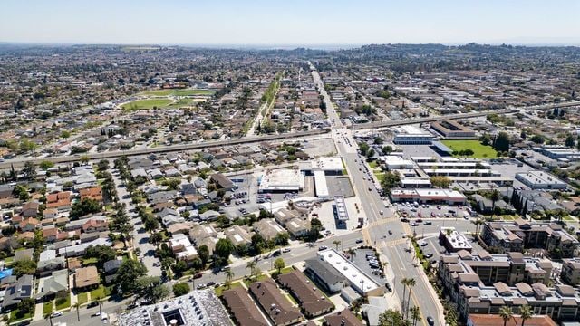More Photos Of 400 S Atlantic Blvd, Alhambra Auto Dealership For Sale