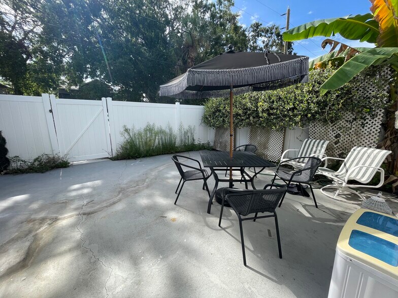 More Photos Of 553 9th St N, Saint Petersburg Freestanding For Lease