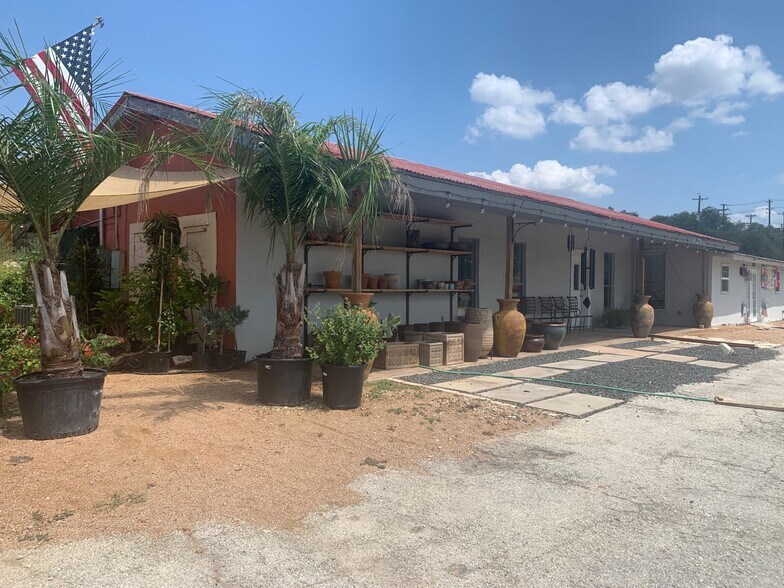 More Photos Of 22214 State Highway 71 W, Spicewood Storefront Retail Office For Lease