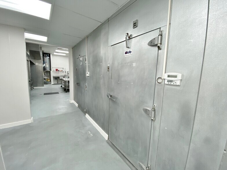 More Photos Of 1100-1146 Taft St, Rockville Warehouse For Lease