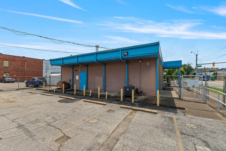 More Photos Of 1302-1306 4th Ave, Huntington Medical For Sale