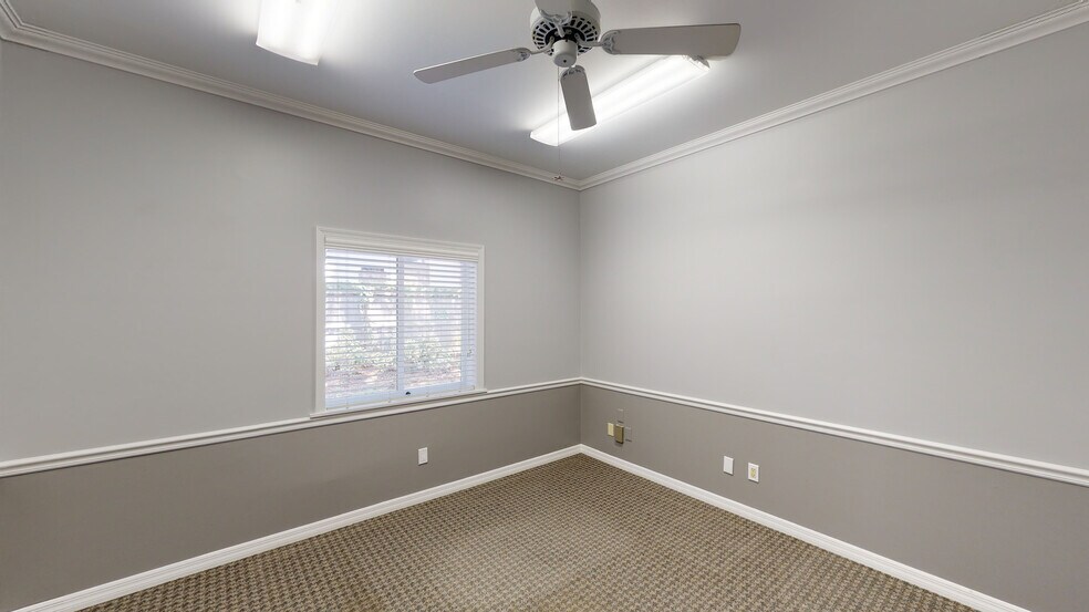 More Photos Of 2127 10th Ave, Vero Beach Office Residential For Sale