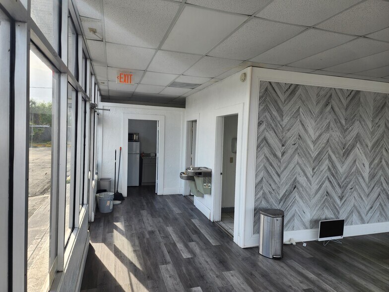 More Photos Of 902 N Semoran Blvd, Orlando Auto Dealership For Sale
