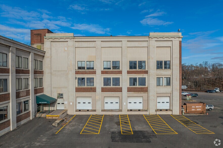 More Photos Of 290 Pratt St, Meriden Light Manufacturing For Lease