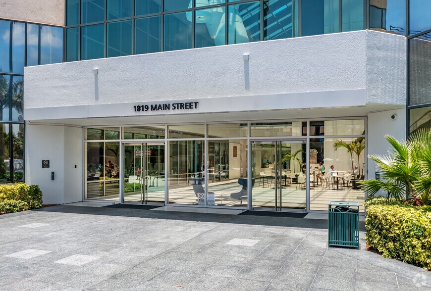 More Photos Of 1819 Main St, Sarasota Office For Lease