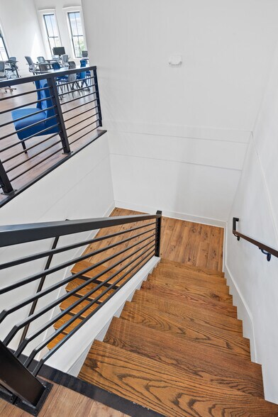More Photos Of 227 Pearl St, New Albany Office For Lease