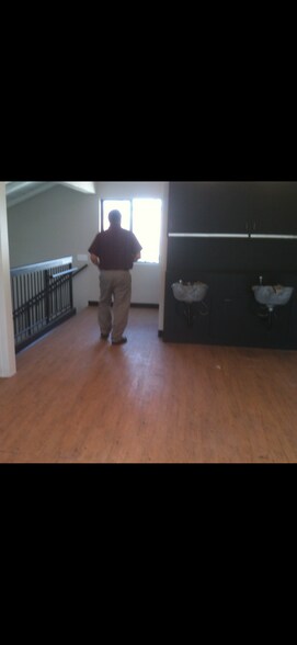 More Photos Of 1920 5th St, Simi Valley Freestanding For Lease