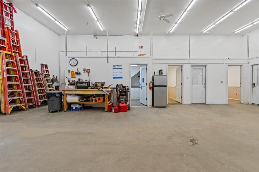 More Photos Of 980 Deere St, Fairbanks Warehouse For Sale