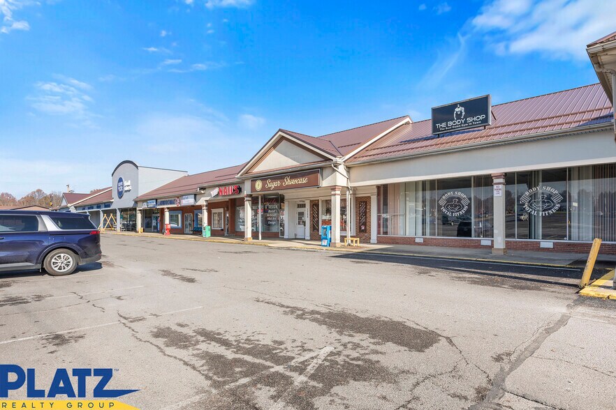 More Photos Of 1705-1747 S Raccoon Rd, Youngstown Unknown For Lease