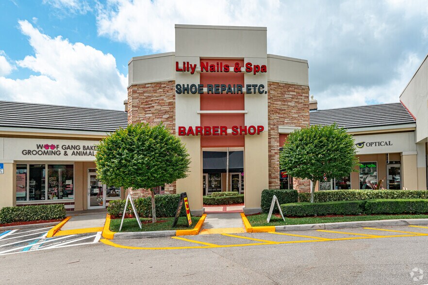 More Photos Of 7050-7070 W Palmetto Park Rd, Boca Raton General Retail For Lease