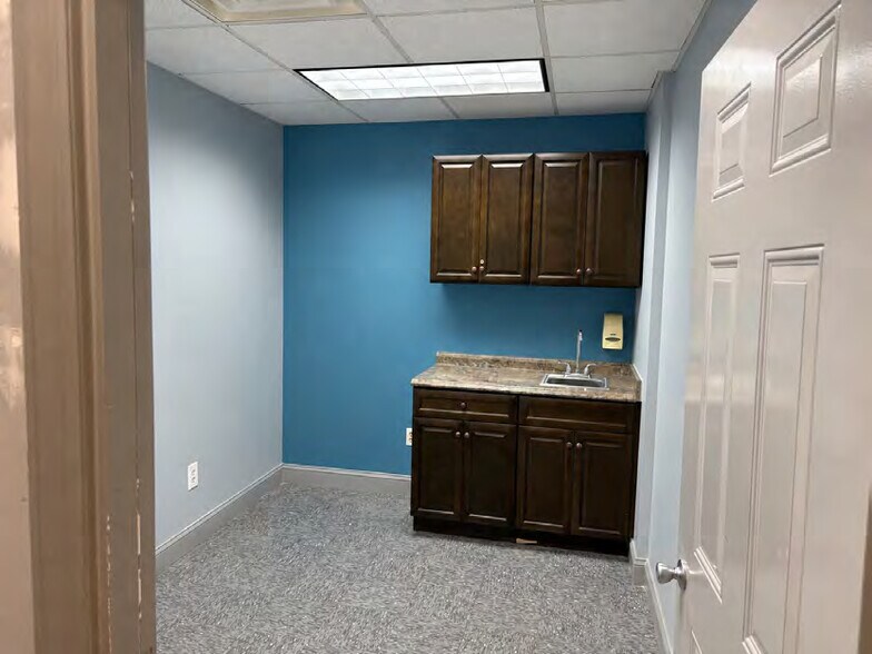 More Photos Of 504 - 506 Broadway, Bayonne Storefront Retail Office For Sale