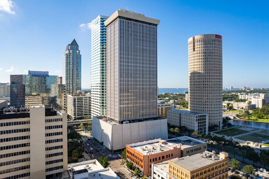 More Photos Of 400 N Tampa St, Tampa Office For Lease