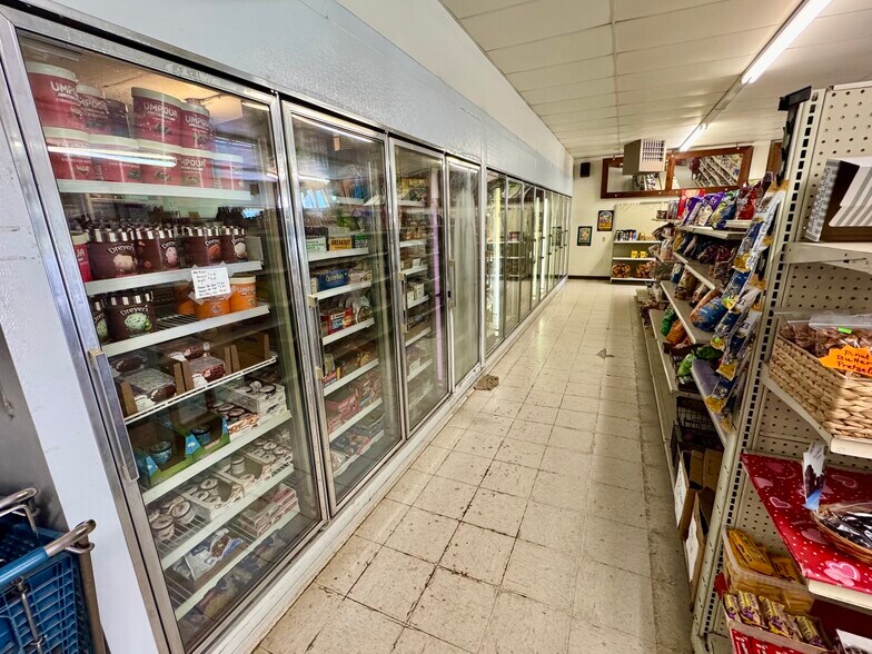 More Photos Of 40 Sherman st, Petrolia General Retail For Sale
