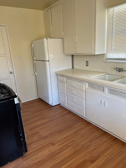 More Photos Of 6922 Glasgow Ave, Los Angeles Apartments For Sale