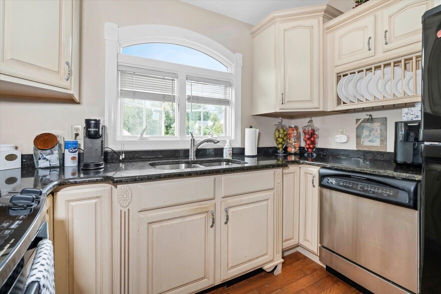 More Photos Of 300 Bohemia Ave, Chesapeake City Hospitality For Sale