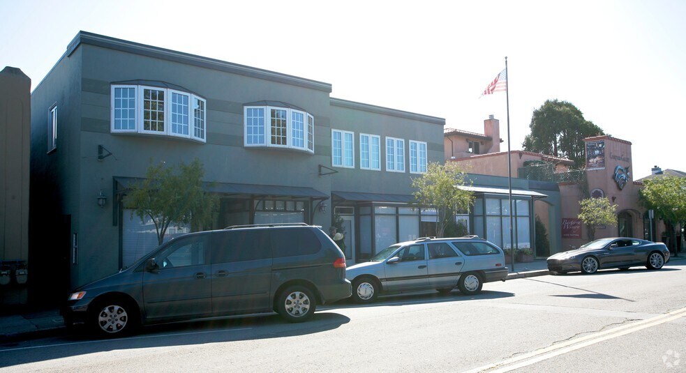More Photos Of 637 Main St, Half Moon Bay Office For Lease
