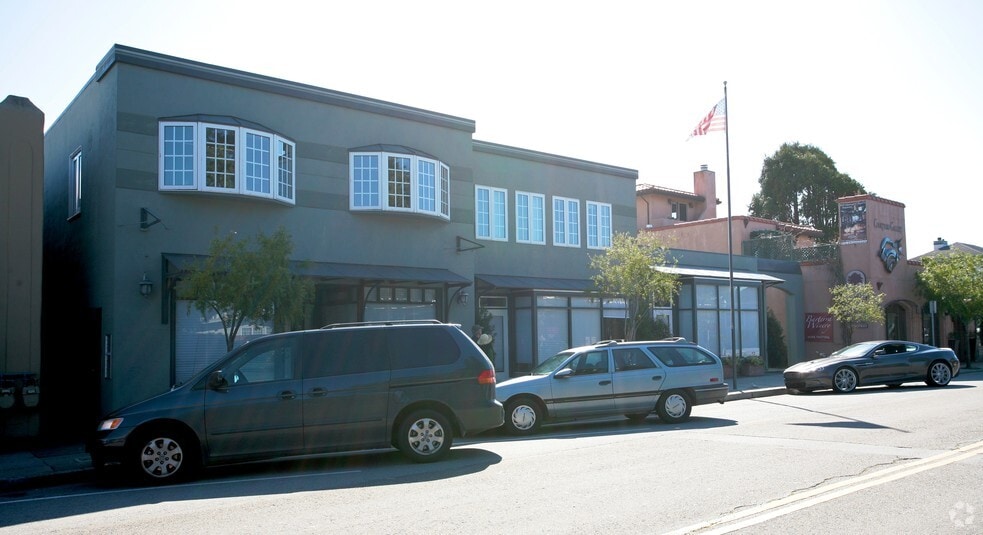 More Photos Of 637 Main St, Half Moon Bay Office For Lease