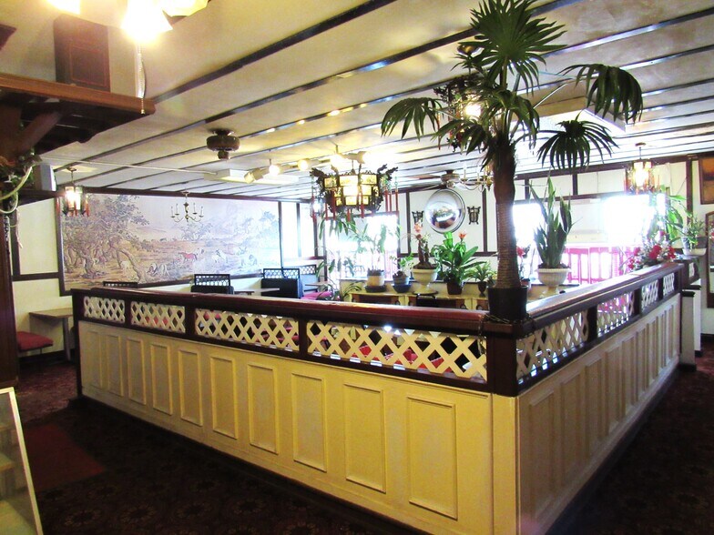 More Photos Of 730 E Edwardsville Rd, Wood River Restaurant For Sale