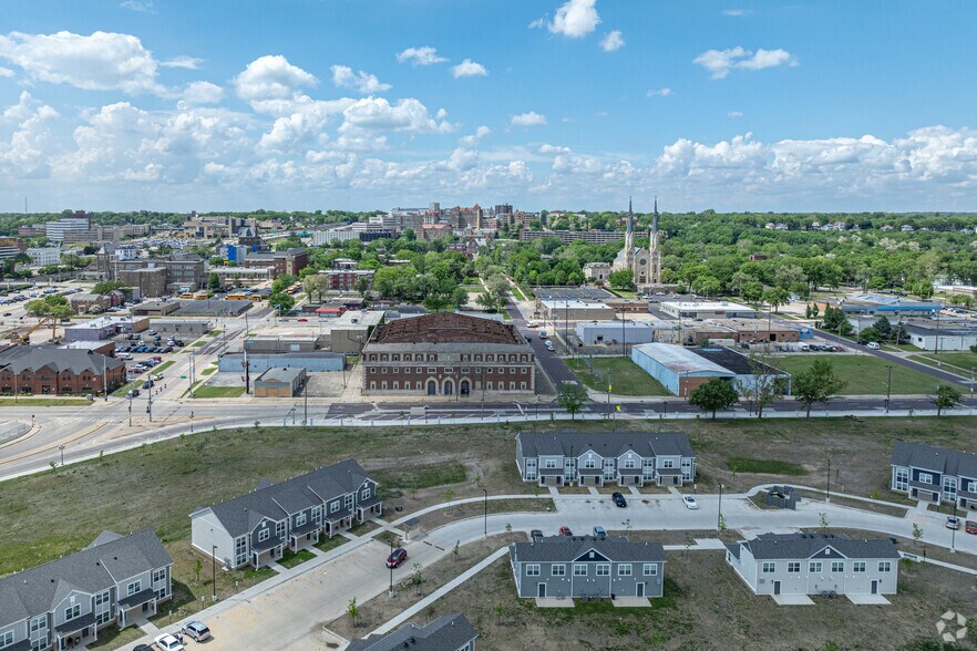 More Photos Of 523 NE Adams St, Peoria Sports And Entertainment For Sale
