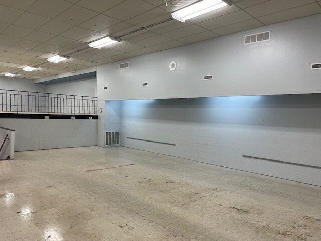 More Photos Of 113 Main St S, Stewartville Storefront For Lease