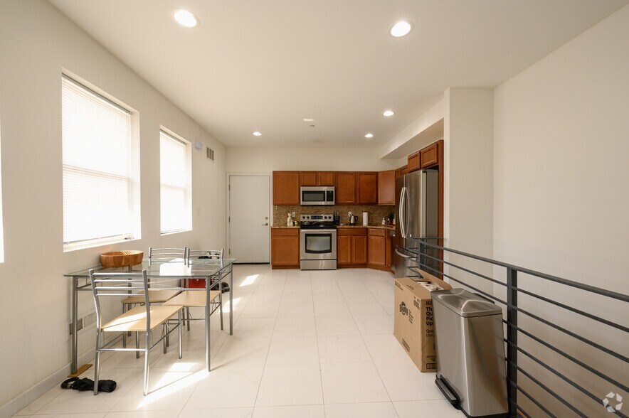 More Photos Of 521 N 34th St, Philadelphia Apartments For Sale