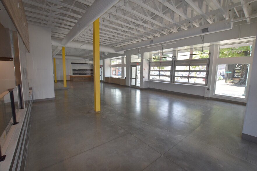 More Photos Of 401 E Martin Luther King Blvd, Chattanooga Restaurant For Lease