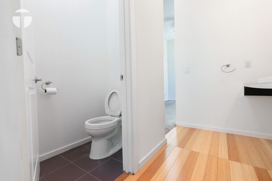 More Photos Of 1449 Claremont Way, Sacramento Apartments For Sale
