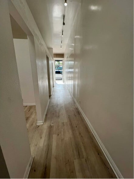 More Photos Of 211 Torrance Blvd, Redondo Beach Storefront For Lease