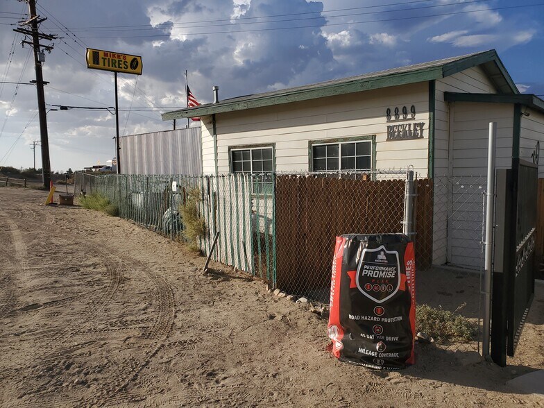 Primary Photo Of 8899 Beekley Rd, Phelan Auto Repair For Sale