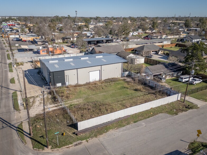 More Photos Of 7904 Irvington Blvd, Houston Warehouse For Sale
