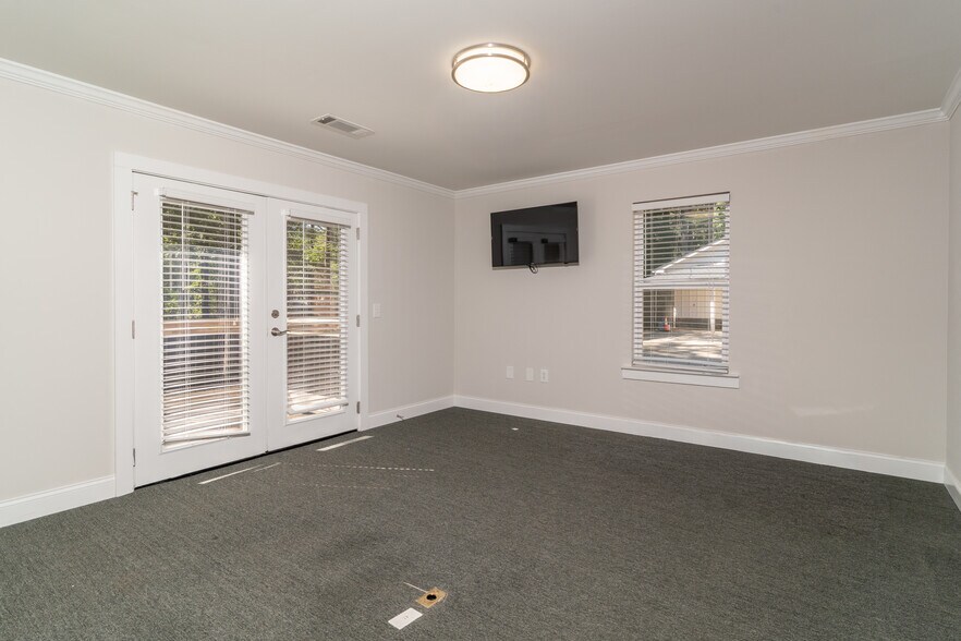 More Photos Of 2627 Holly St, Holly Springs Light Distribution For Lease