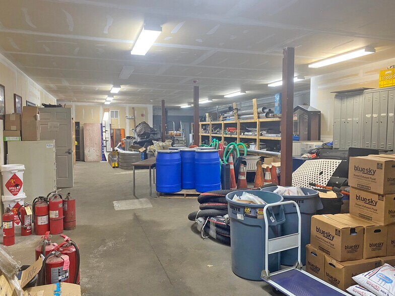 More Photos Of 38B South Road Rear Rd, North Hampton Flex For Lease