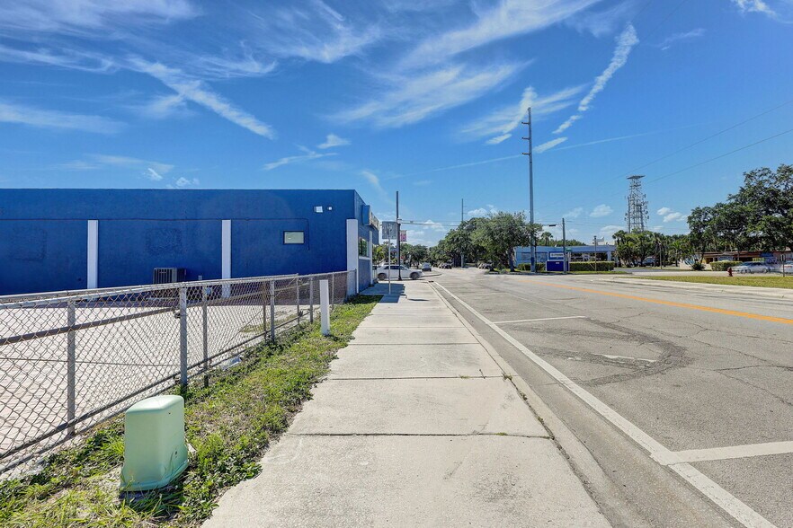 More Photos Of 519 Delaware Ave, Fort Pierce General Retail For Lease