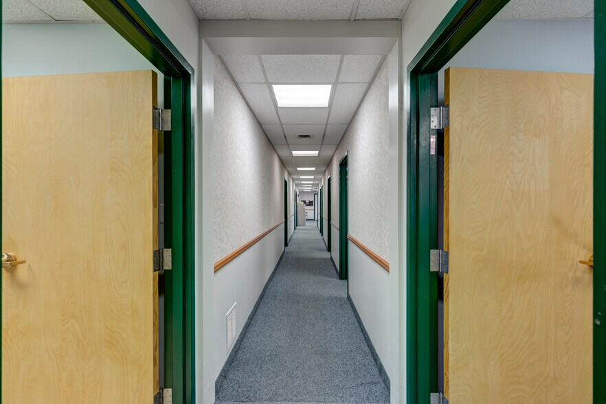 More Photos Of 1355 N Main St, Hampstead Office For Sale