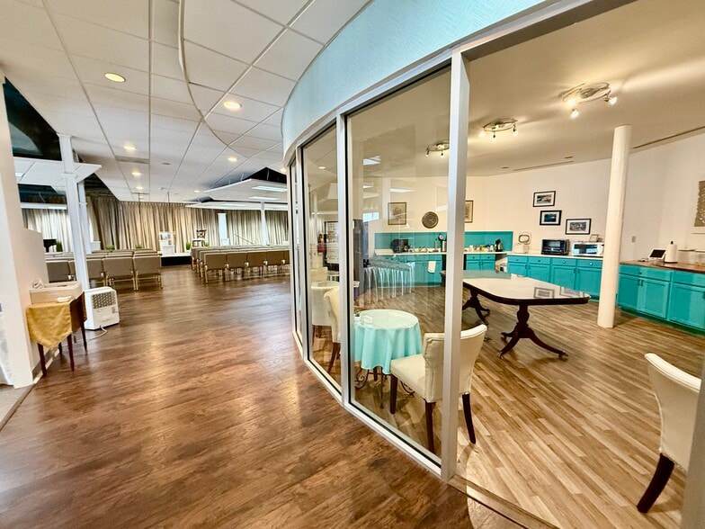 More Photos Of 1095 Zonolite Rd NE, Atlanta Loft Creative Space For Sale