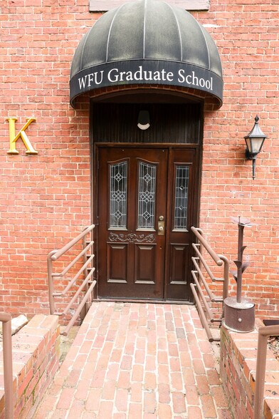 More Photos Of 200 Brookstown Ave, Winston-Salem Loft Creative Space For Lease