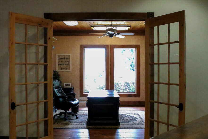 More Photos Of 404 Wynn Dr, Jacksonville Loft Creative Space For Sale