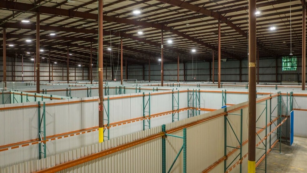 Primary Photo Of 1255 La Quinta Dr, Orlando Warehouse For Lease