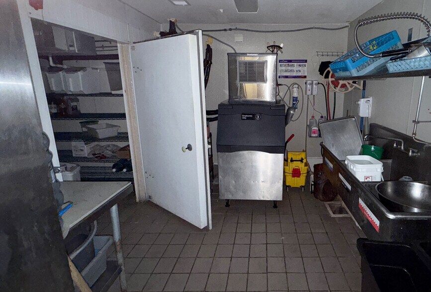 More Photos Of 18653 FM 1431, Jonestown Restaurant For Lease